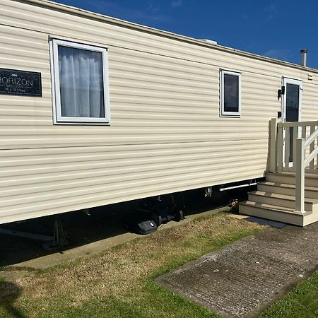 Blue Dolphin Holiday Park Gristhorpe Екстериор снимка