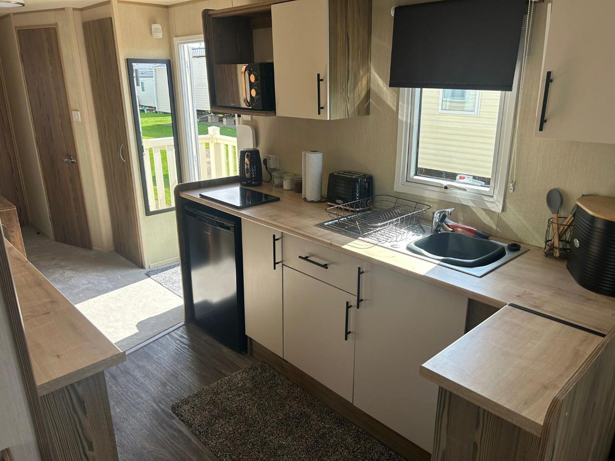 Blue Dolphin Holiday Park Gristhorpe Екстериор снимка