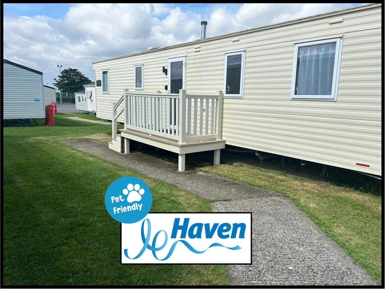 Blue Dolphin Holiday Park Gristhorpe Екстериор снимка